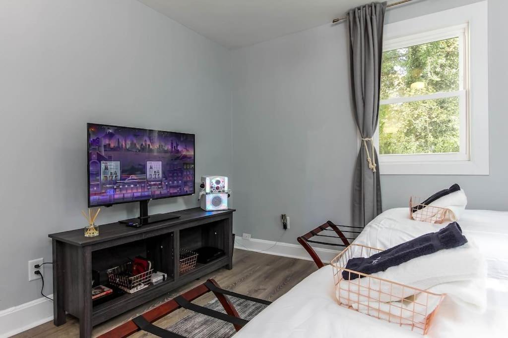 West End Bungalow Perfect To Work, Play, & Escape Атланта Екстериор снимка