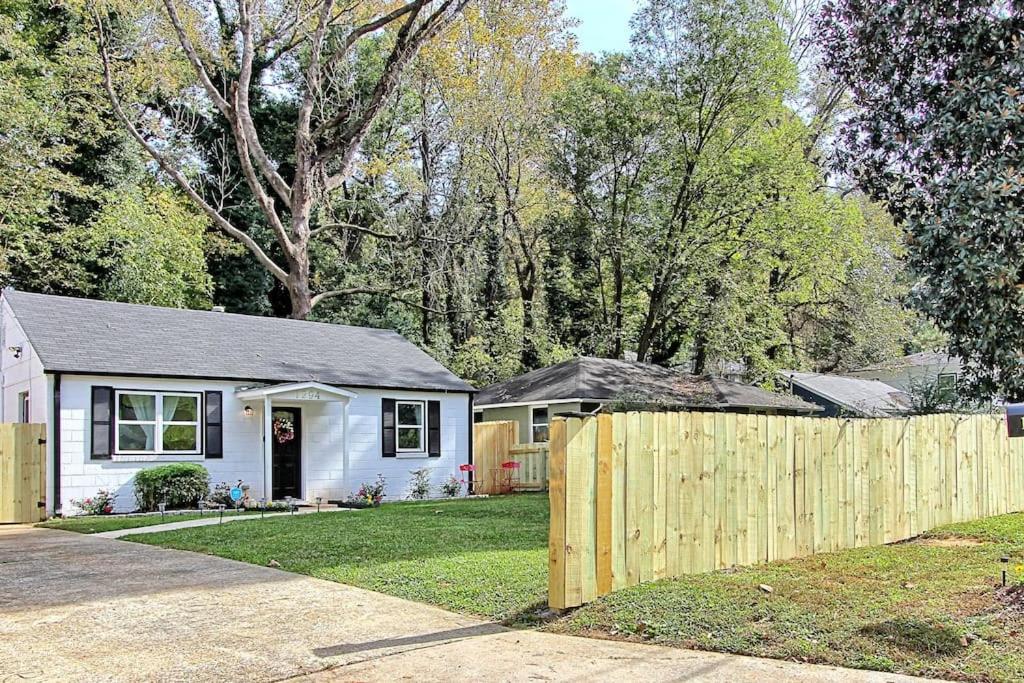 West End Bungalow Perfect To Work, Play, & Escape Атланта Екстериор снимка