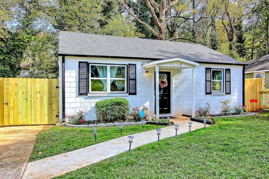 West End Bungalow Perfect To Work, Play, & Escape Атланта Екстериор снимка