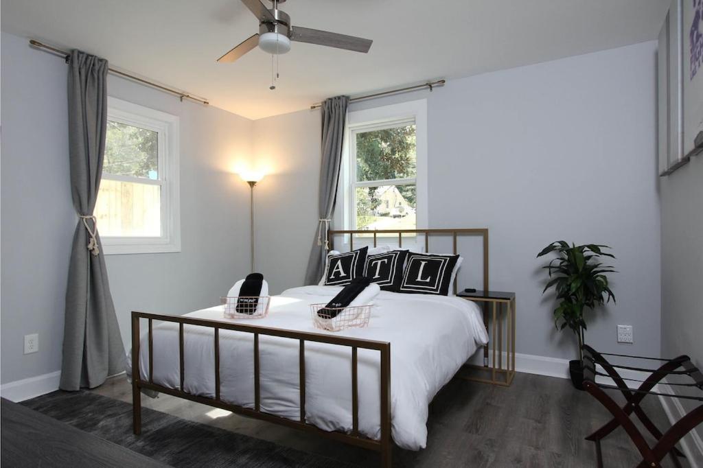 West End Bungalow Perfect To Work, Play, & Escape Атланта Екстериор снимка